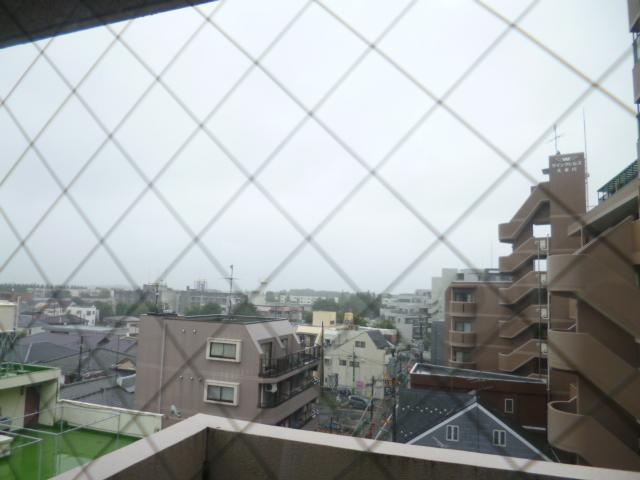 View photos from the dwelling unit. View from the site (November 2013) Shooting