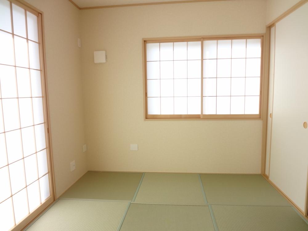 Non-living room. Same specifications