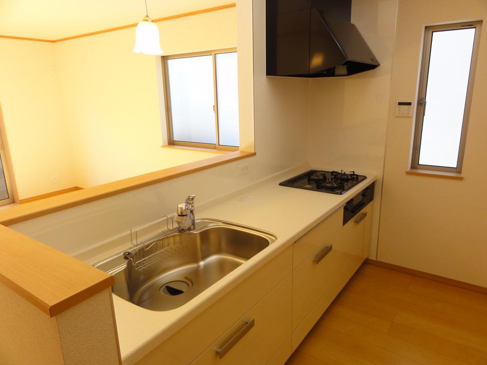 Kitchen. With a water purifier system Kitchen! High-efficiency water heater, With under-floor storage, Day good!