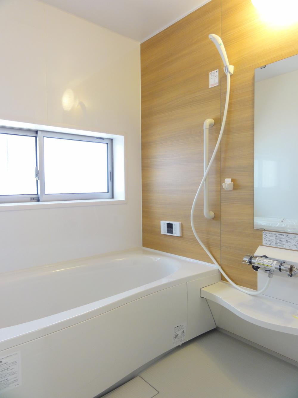 Bathroom. Unit bus of like bright Hitotsubo type