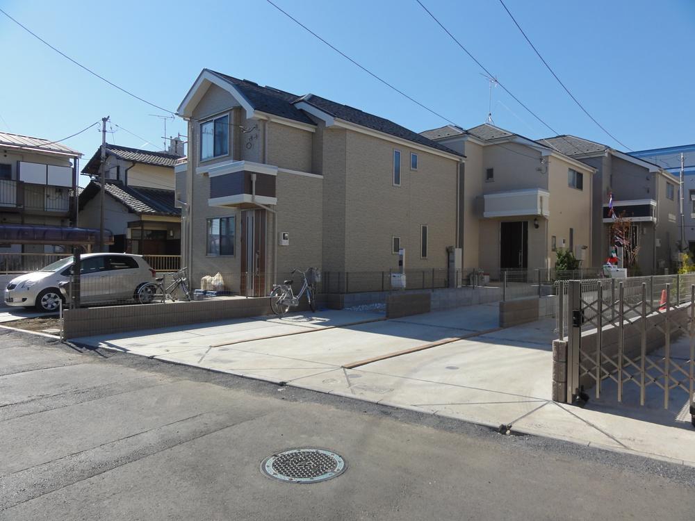 Local appearance photo. Local (11 May 2013) Shooting