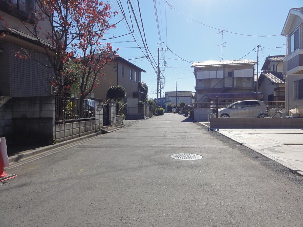 Local photos, including front road. Local (11 May 2013) Shooting