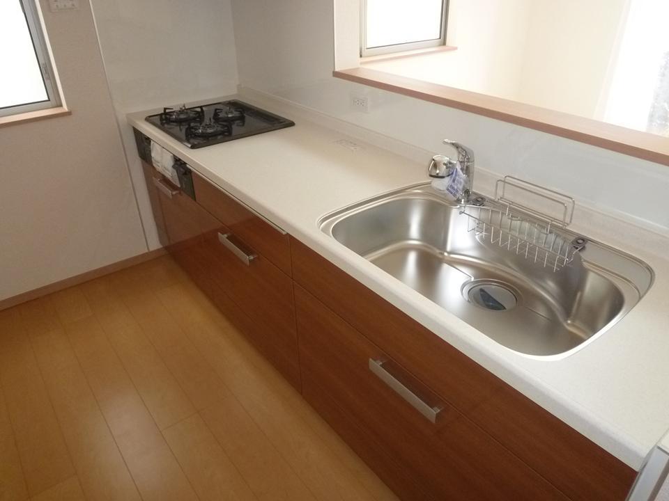 Kitchen. Indoor (11 May 2013) Shooting