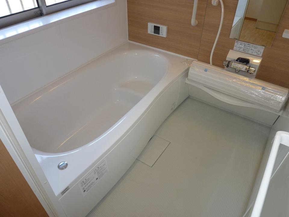 Bathroom. Indoor (11 May 2013) Shooting