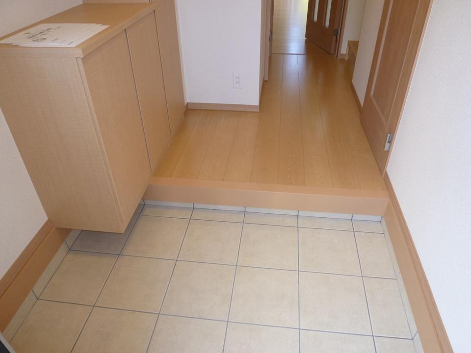 Entrance. Local (11 May 2013) Shooting