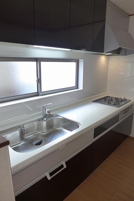 Same specifications photo (kitchen)