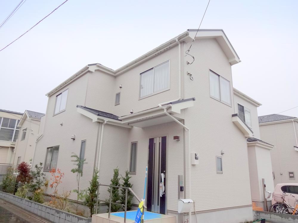 Local appearance photo. Local (11 May 2013) Shooting