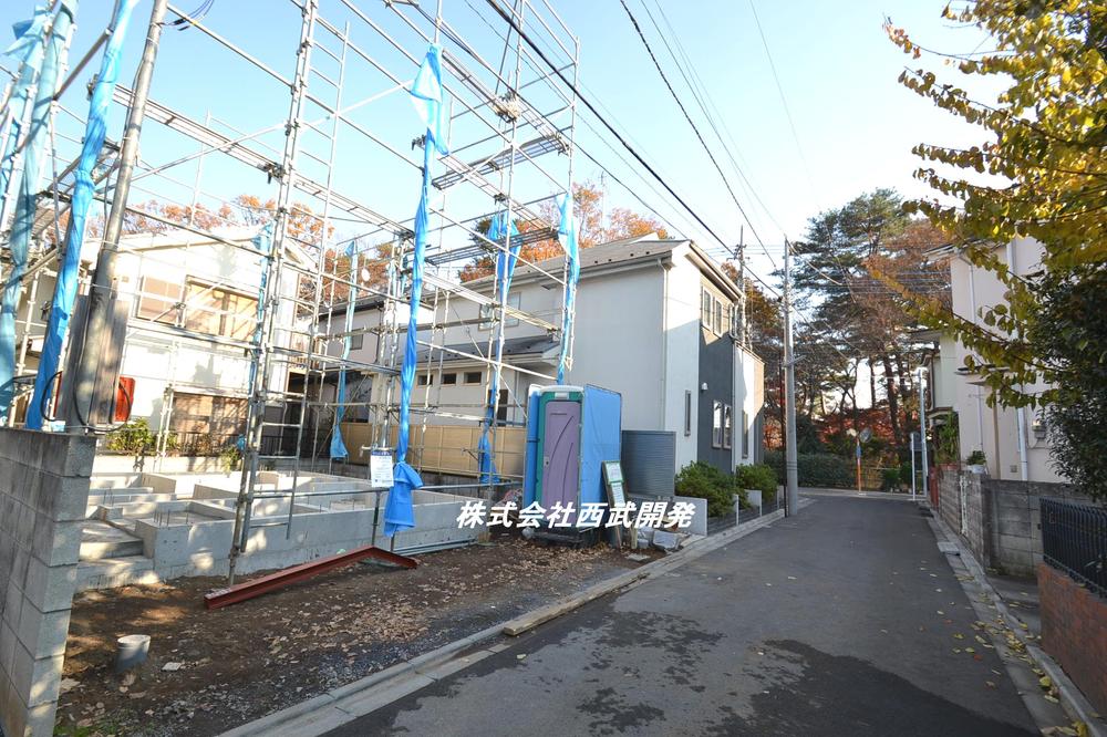 Local photos, including front road. Local (12 May 2013) Shooting