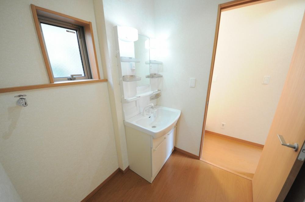 Same specifications photos (Other introspection). Same specifications