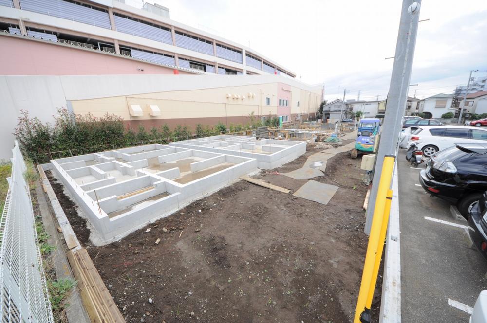 Local appearance photo. Local (11 May 2013) Shooting