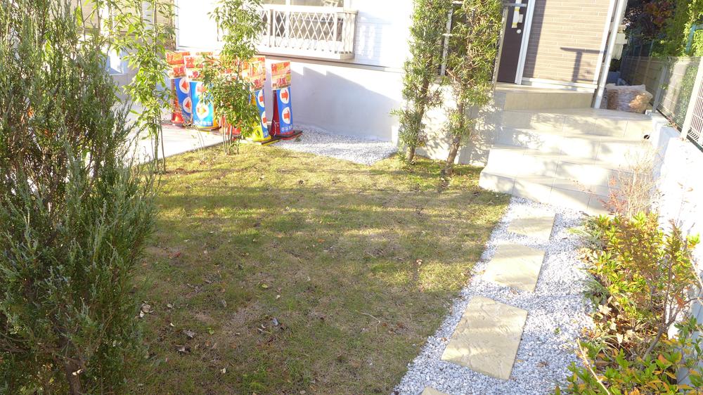 Garden. Planting is produce a sense of luxury