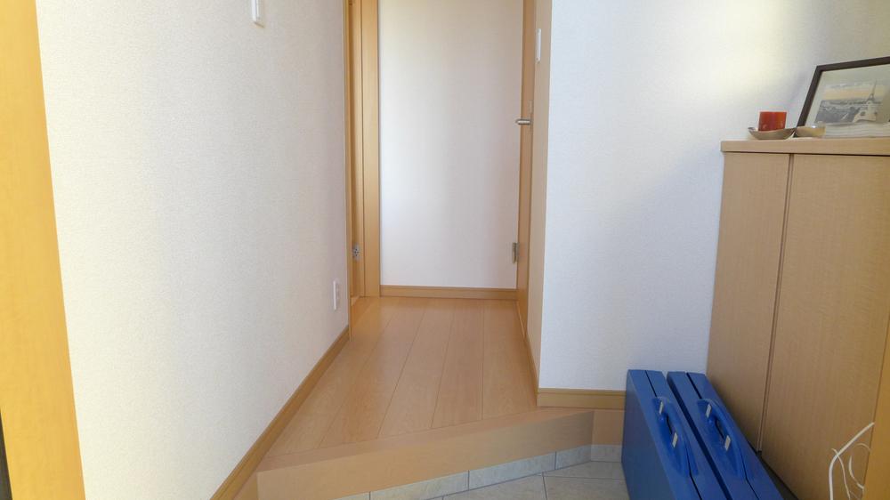 Entrance. Indoor shooting