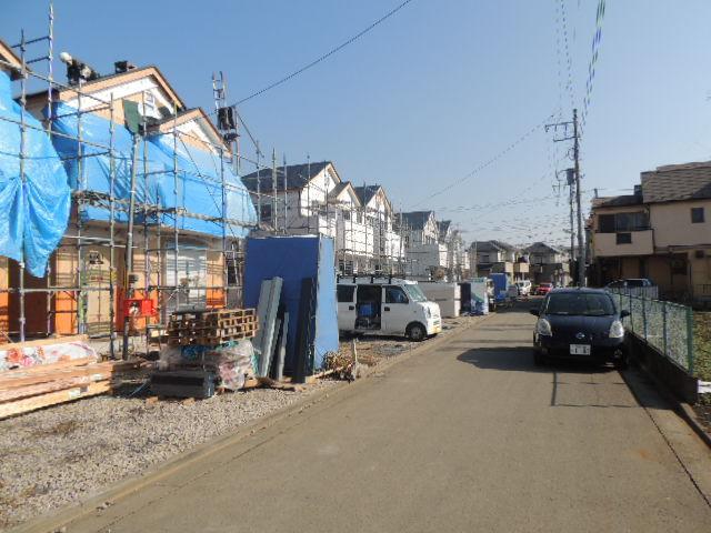 Local photos, including front road. Local (11 May 2013) Shooting