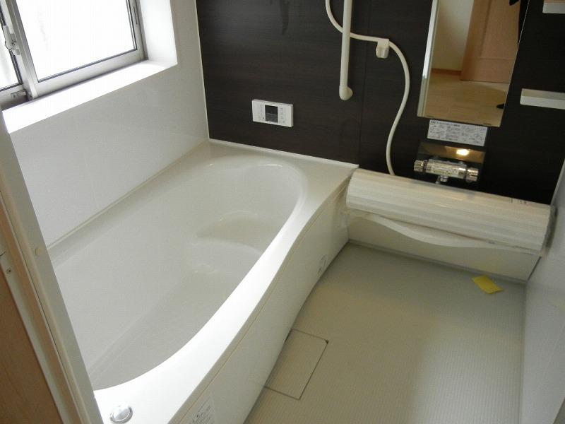 Bathroom. Building 2