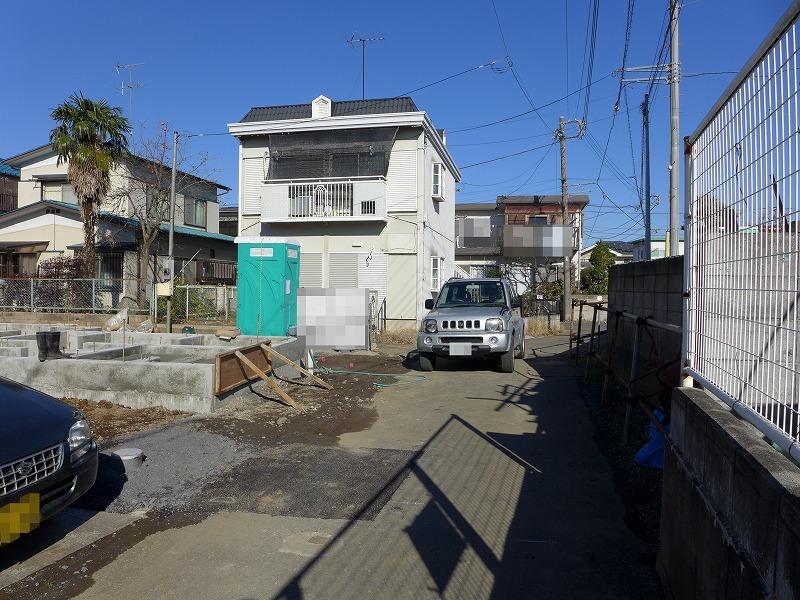 Local photos, including front road. Local (December 13, 2013) Shooting