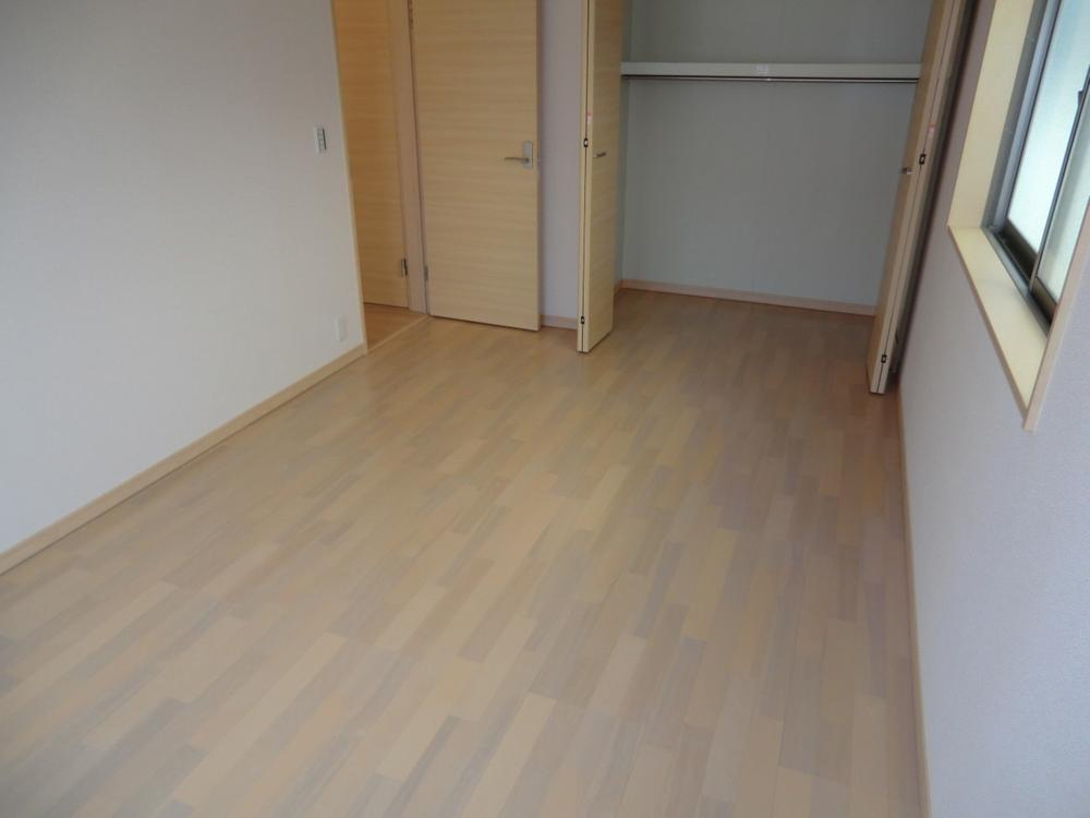 Same specifications photos (Other introspection). Same specifications