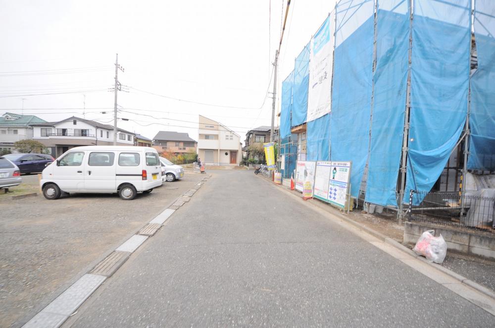 Local photos, including front road. Local (11 May 2013) Shooting