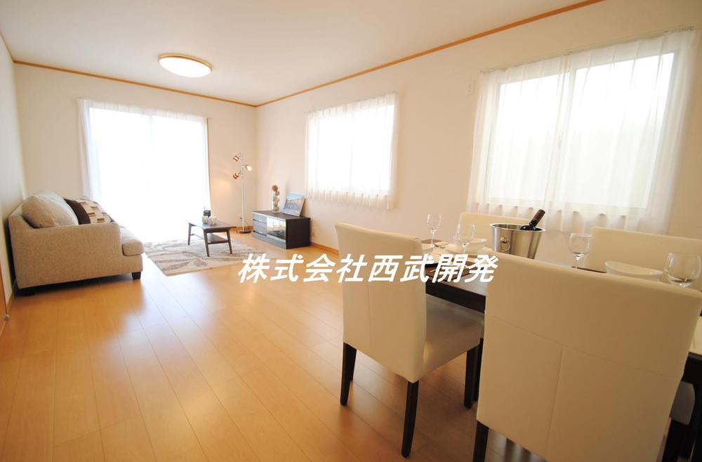 Same specifications photos (living). B Building same specifications living