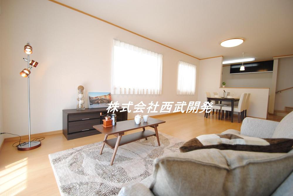 Same specifications photos (living). B Building same specifications living