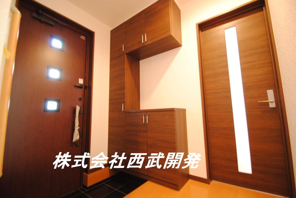 Same specifications photos (Other introspection). Same specifications entrance (panel color, etc. may vary)