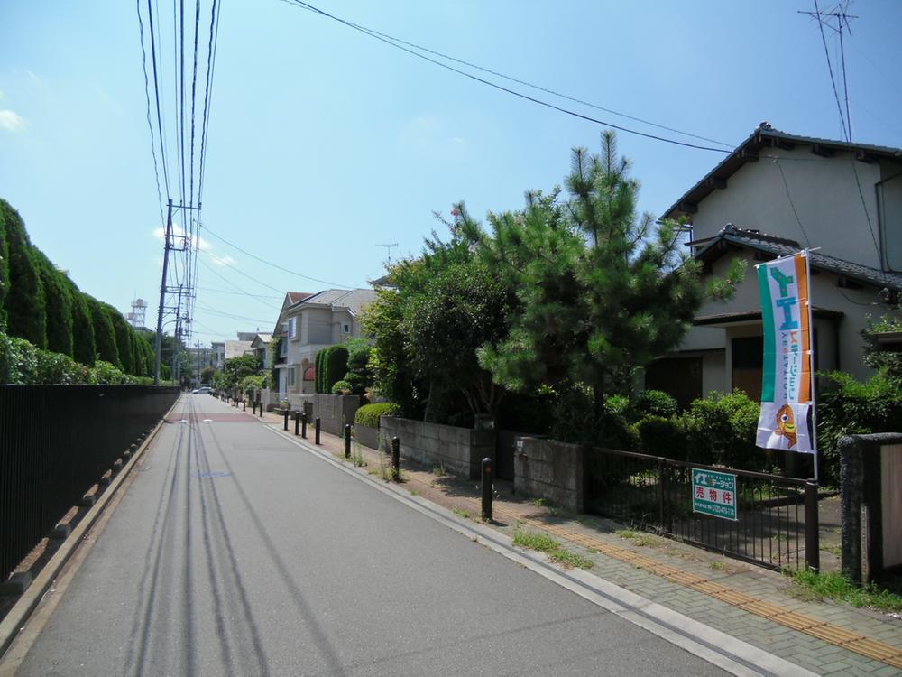 Local photos, including front road. Local (September 2013) Shooting