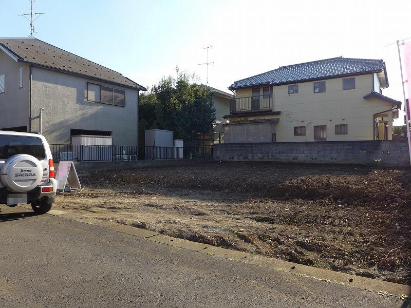 Local photos, including front road. Local (November 22, 2013) Shooting