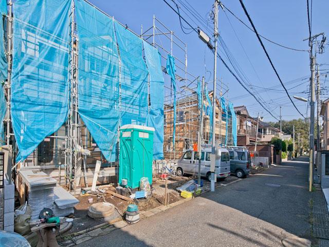 Local photos, including front road. Local (11 May 2013) Shooting