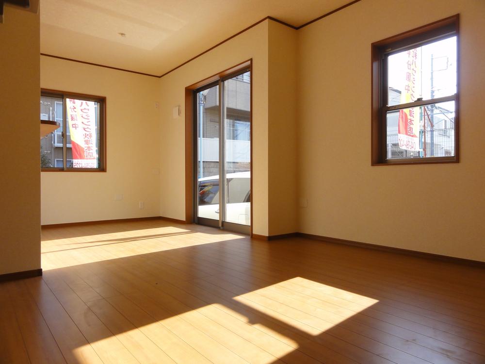 Living. LDK13.7 Pledge living day good! 