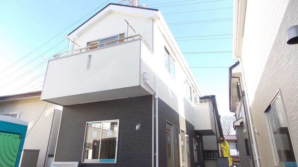 Local appearance photo. Local shooting