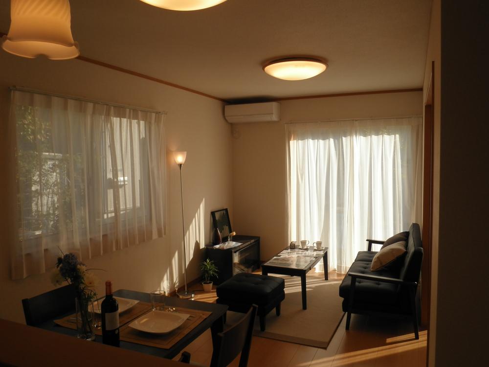 Living. Local (10 May 2013) Shooting Model building (M Building)