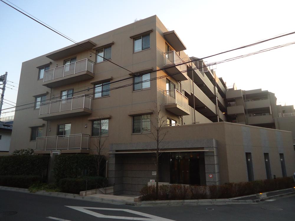 Local appearance photo. Local (11 May 2013) Shooting