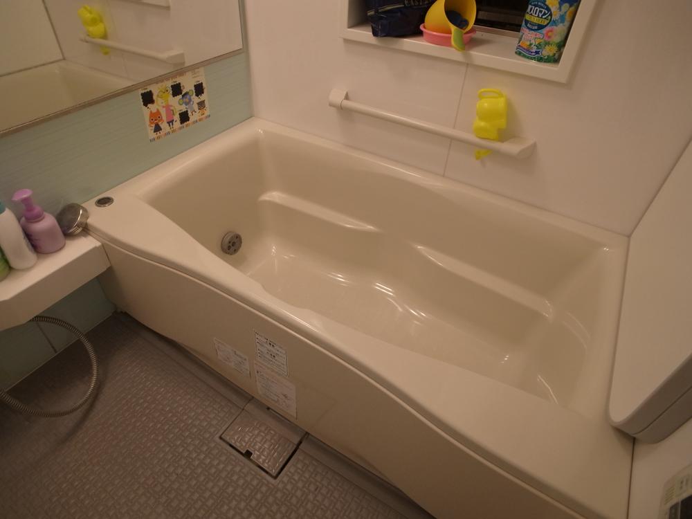 Bathroom. Indoor (11 May 2013) Shooting