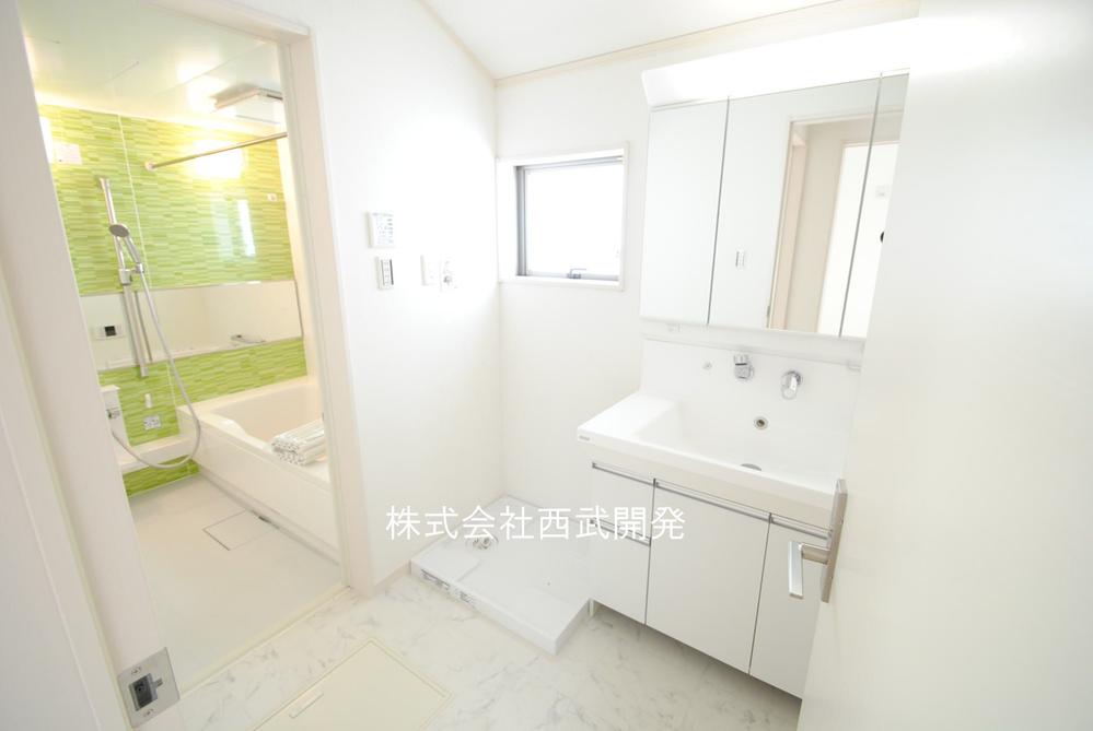 Same specifications photos (Other introspection)