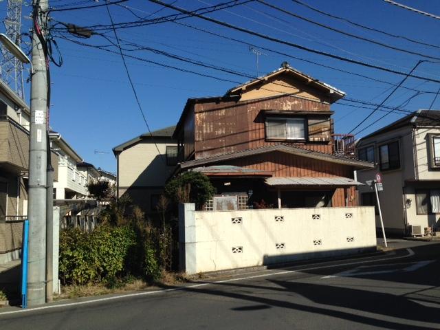 Local photos, including front road. Local (11 May 2013) Shooting