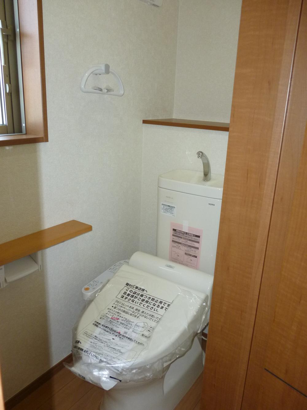 Same specifications photos (Other introspection). 1 ・ 2F toilet same specifications :( seller construction cases)