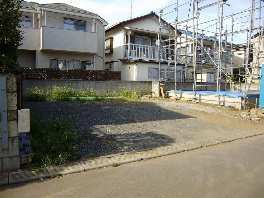 Local photos, including front road. Local (August 2013) Shooting