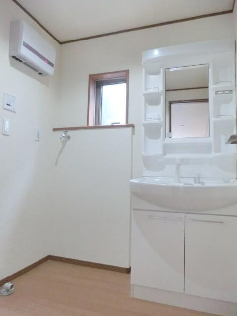 Wash basin, toilet. Wash