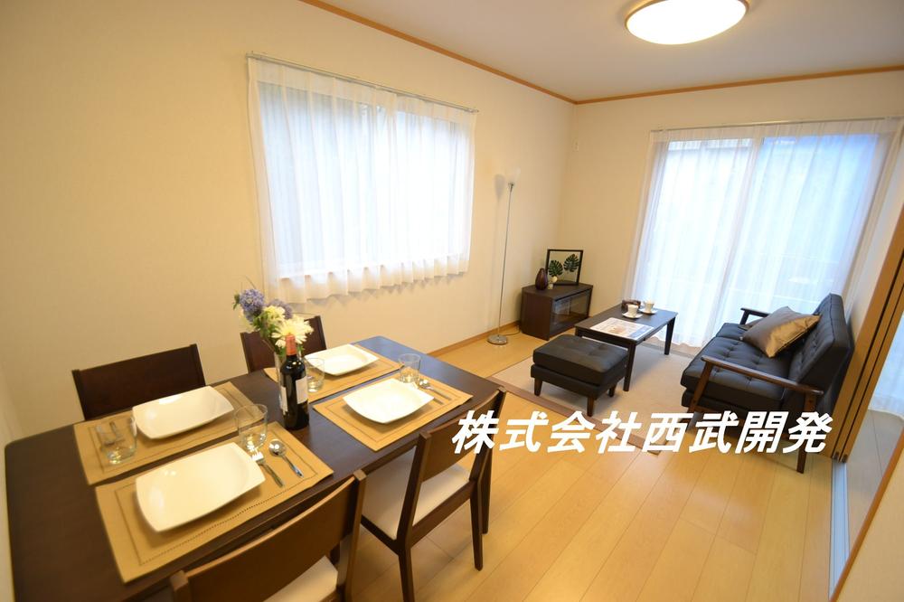 Same specifications photos (living). (Building 2) same specification