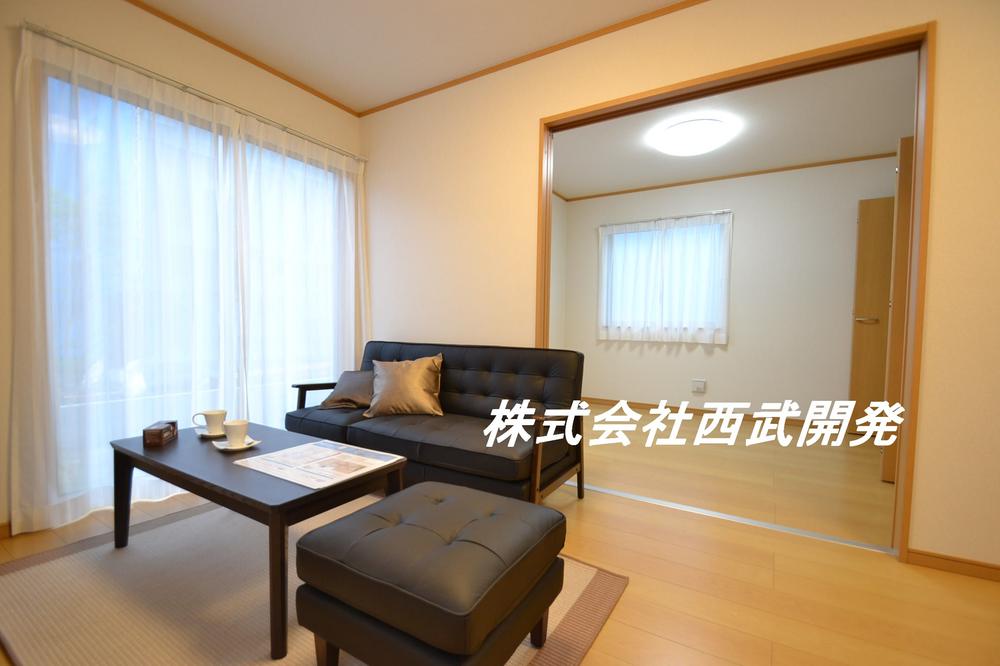 Same specifications photos (living). (Building 2) same specification