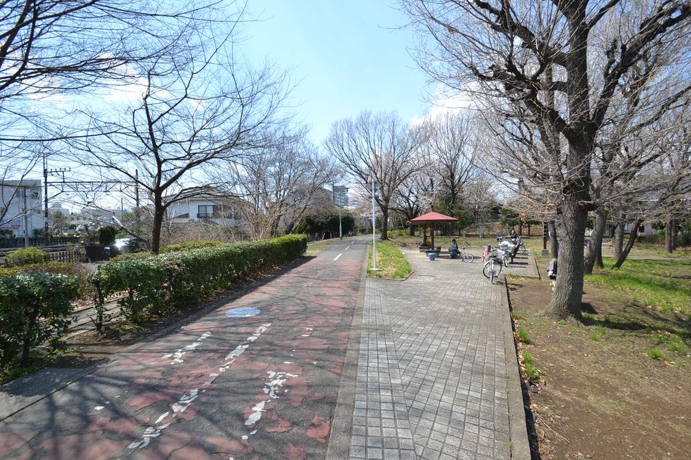 Other Environmental Photo. 80m to Tamako bike path