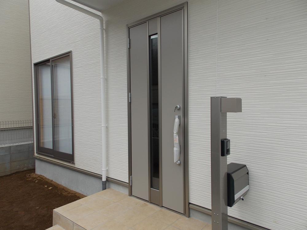 Entrance. Local (11 May 2013) Shooting