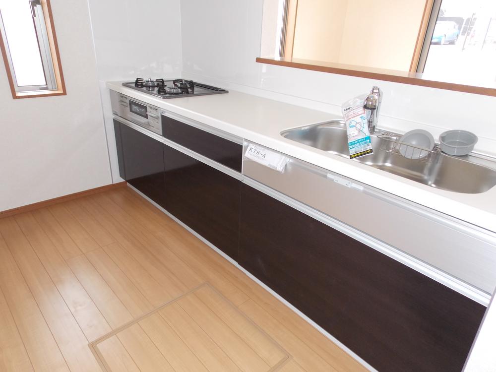 Kitchen. Indoor (11 May 2013) Shooting