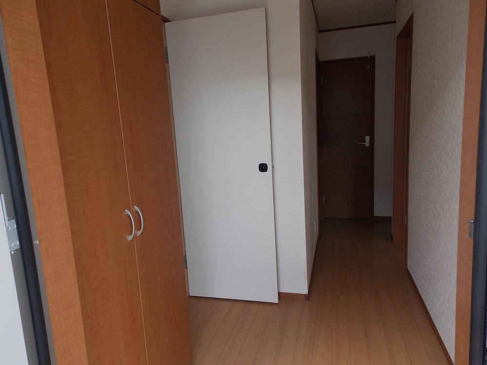 Entrance. Local (11 May 2013) Shooting