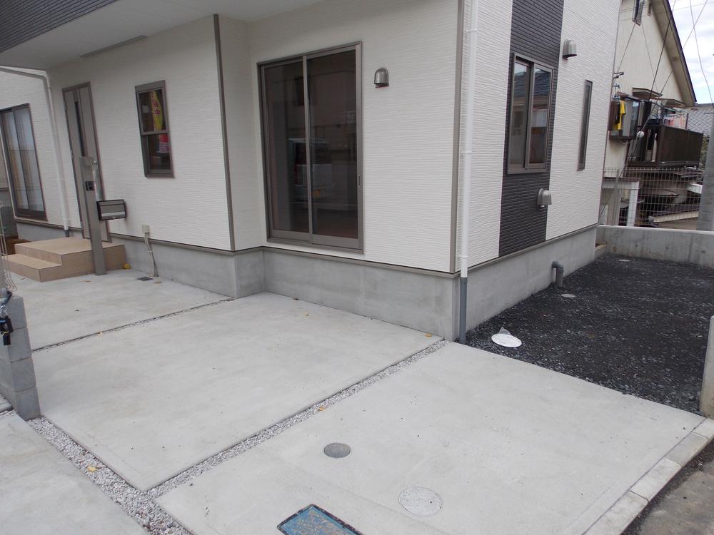 Parking lot. Local (11 May 2013) Shooting