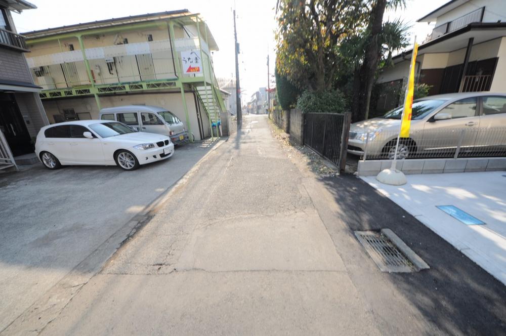 Local photos, including front road. Local (11 May 2013) Shooting