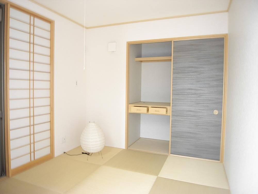 Non-living room. Indoor (12 May 2012) shooting