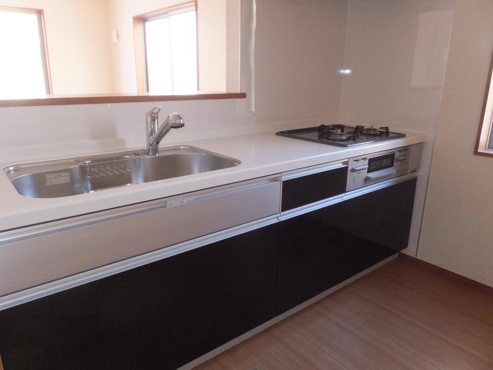 Kitchen. Local (12 May 2013) Shooting