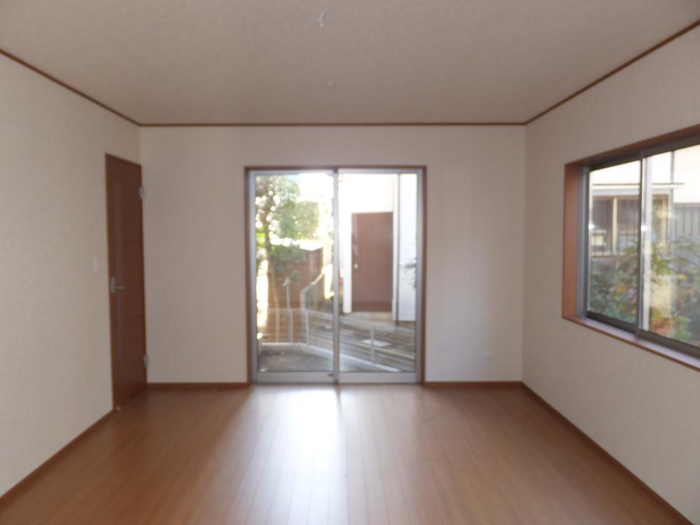 Living. Local (12 May 2013) Shooting