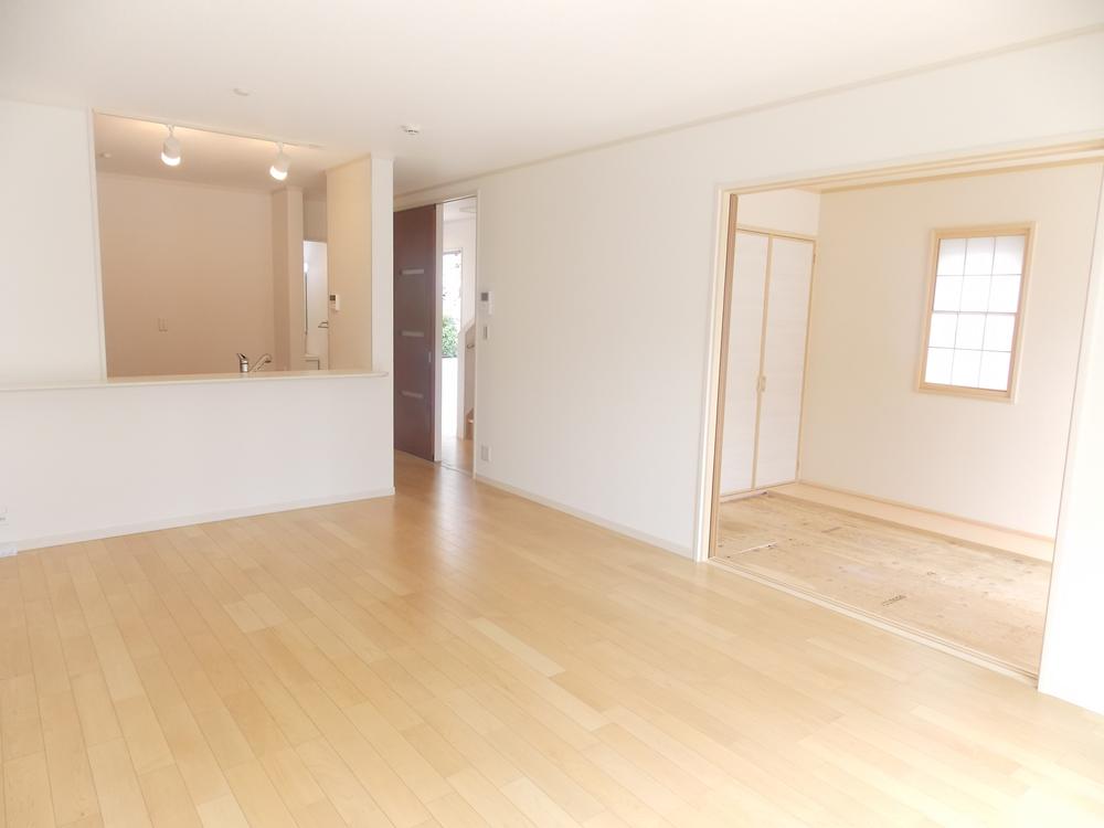 Same specifications photos (living). Same specifications