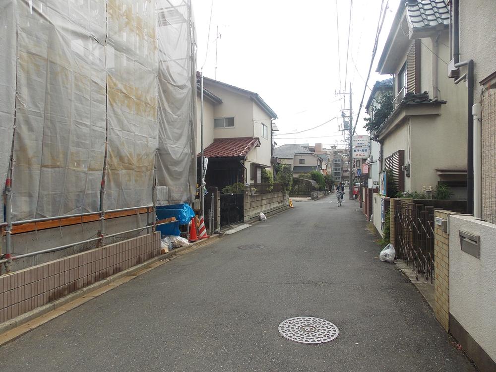 Local photos, including front road. Local shooting